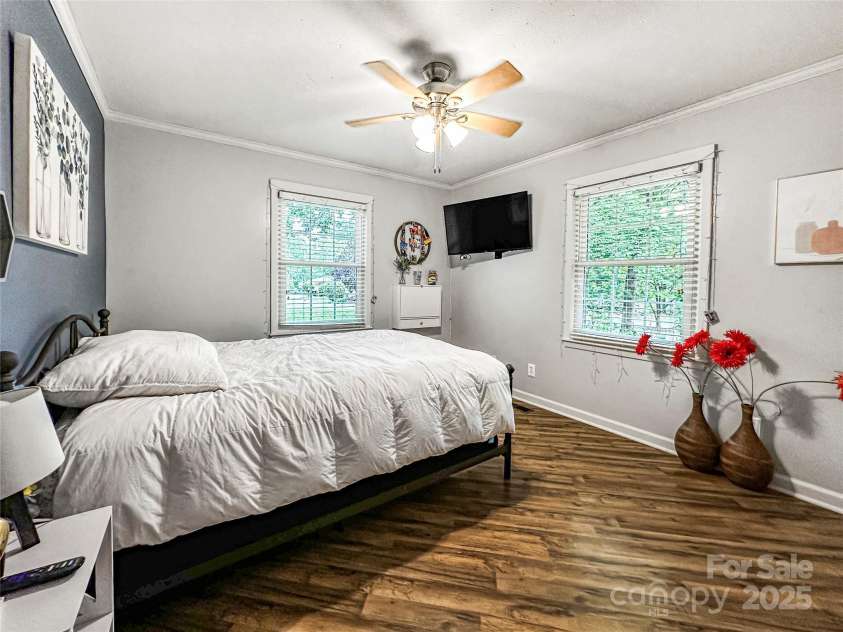 200 Woodside Drive, Morganton, NC 28655.  MLS# CAR4256591, YatesRealty ID 18745. 