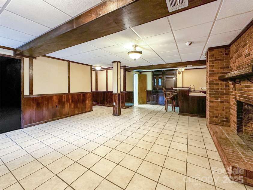 200 Woodside Drive, Morganton, NC 28655.  MLS# CAR4256591, YatesRealty ID 18745. 