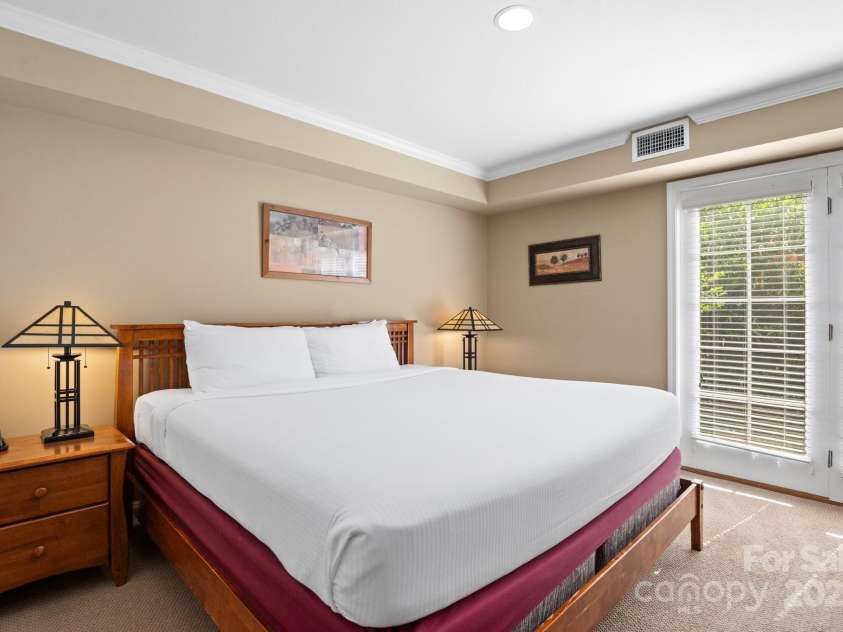 203 Bowling Park Road, Asheville, NC 28803.  MLS# CAR4264347, YatesRealty ID 18746. Primary Bedroom