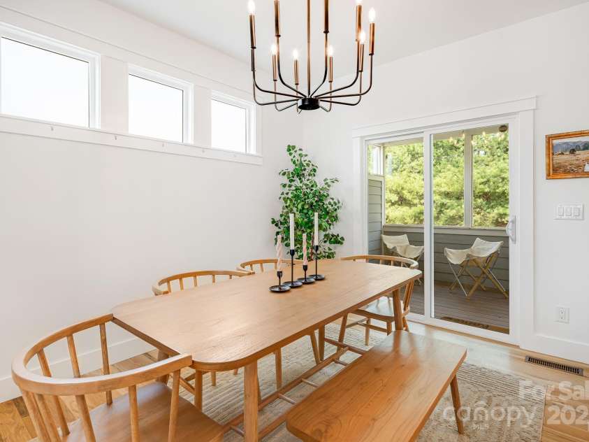 304 Magnolia Ridge Road, Swannanoa, NC 28778.  MLS# CAR4254785, YatesRealty ID 18748. 