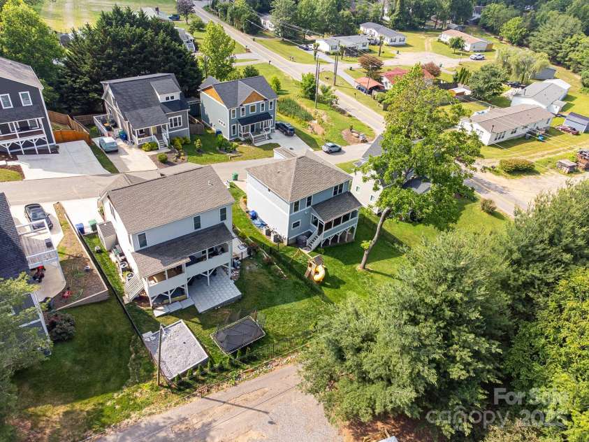304 Magnolia Ridge Road, Swannanoa, NC 28778.  MLS# CAR4254785, YatesRealty ID 18748. 