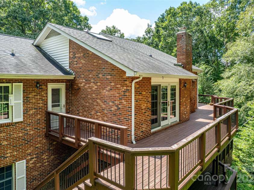 185 Oak Ridge Drive, Clyde, NC 28721.  MLS# CAR4289046, YatesRealty ID 18749. Two Tiers of Decking