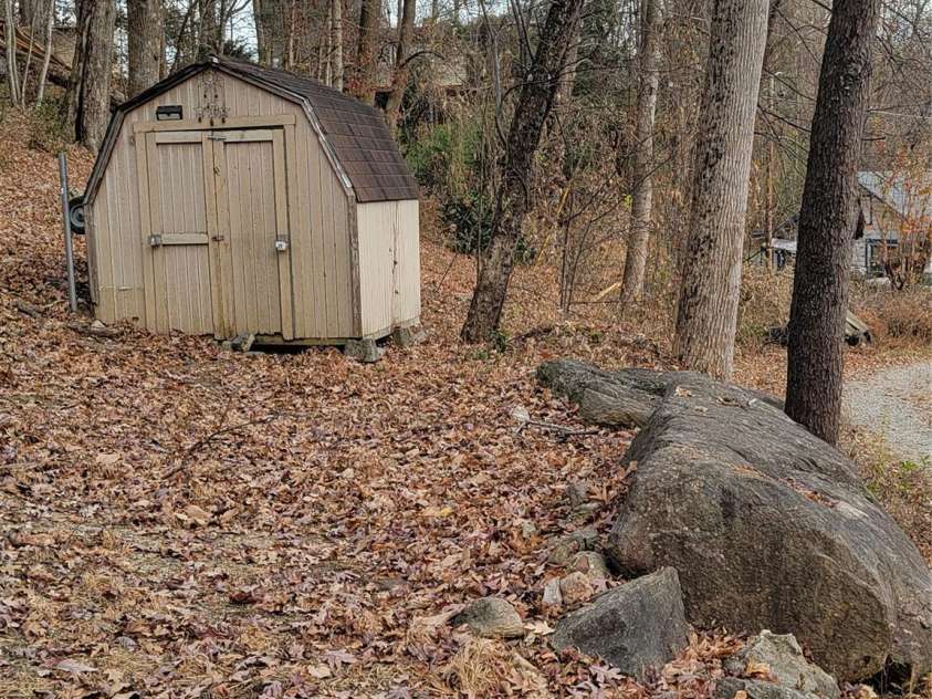 138 Buddy Lane, Chimney Rock, NC 28720.  MLS# CAR4326250, YatesRealty ID 1875. 