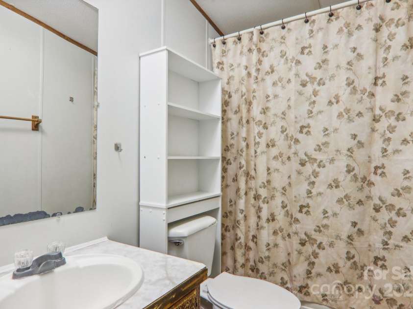 138 Buddy Lane, Chimney Rock, NC 28720.  MLS# CAR4326250, YatesRealty ID 1875. Bathroom 2