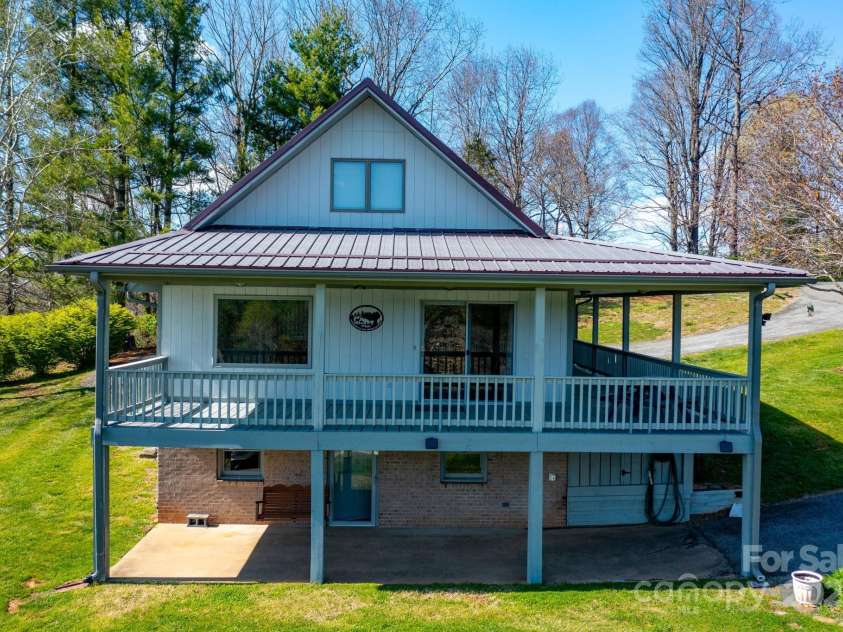 522 Buckeye Ridge Run, Sparta, NC 28675.  MLS# CAR4248814, YatesRealty ID 18750. 