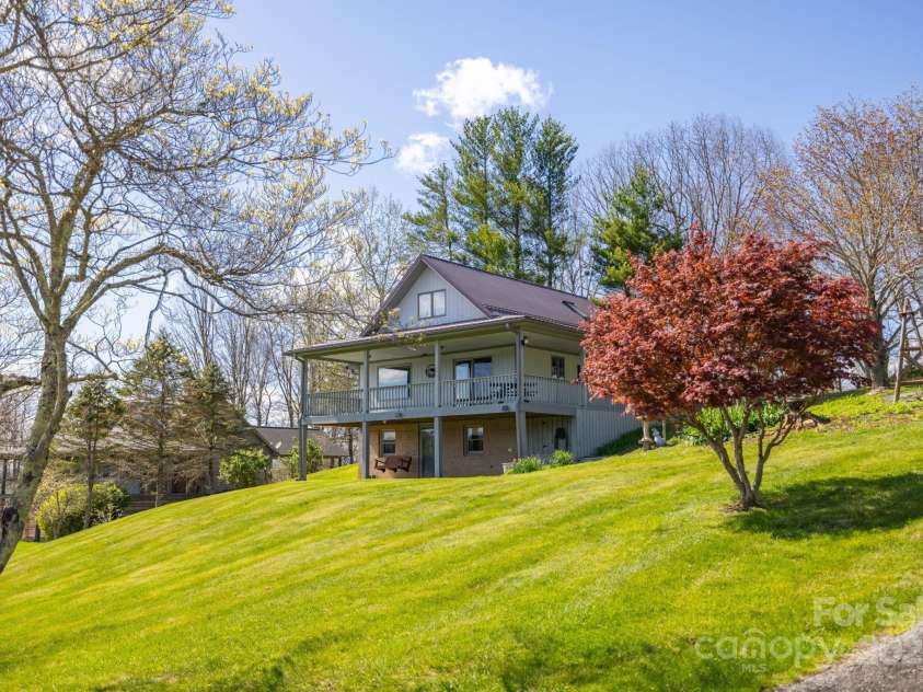 522 Buckeye Ridge Run, Sparta, NC 28675.  MLS# CAR4248814, YatesRealty ID 18750. 