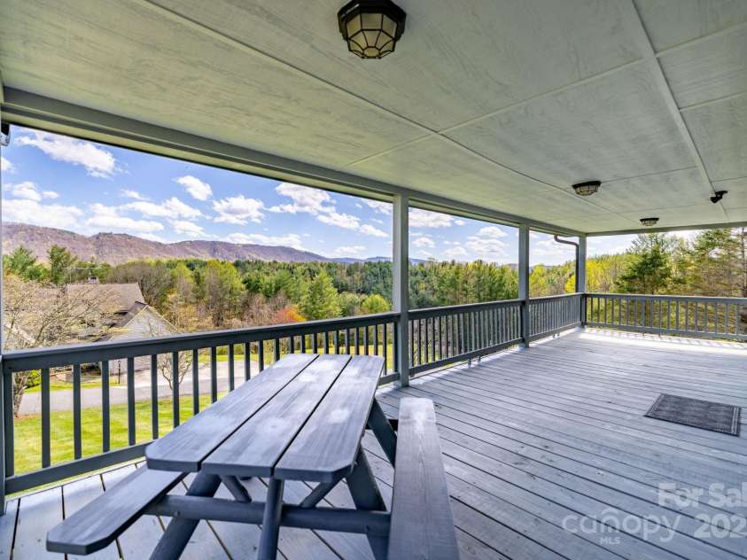 522 Buckeye Ridge Run, Sparta, NC 28675.  MLS# CAR4248814, YatesRealty ID 18750. 