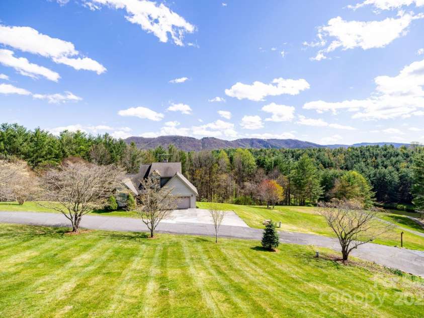 522 Buckeye Ridge Run, Sparta, NC 28675.  MLS# CAR4248814, YatesRealty ID 18750. 