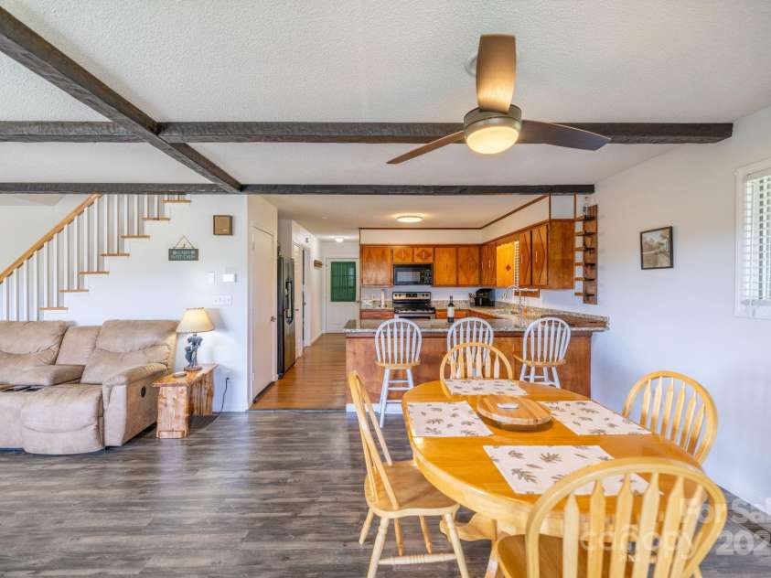 522 Buckeye Ridge Run, Sparta, NC 28675.  MLS# CAR4248814, YatesRealty ID 18750. 