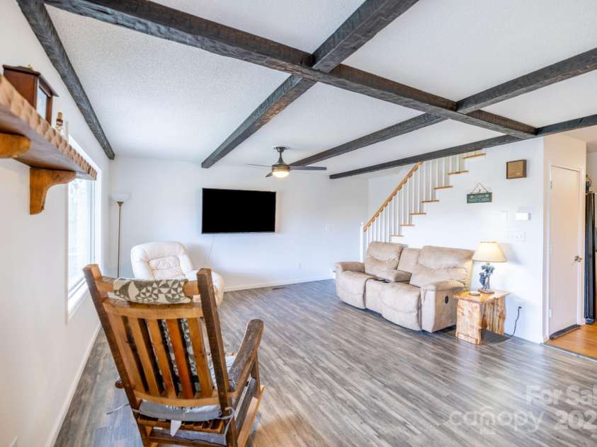 522 Buckeye Ridge Run, Sparta, NC 28675.  MLS# CAR4248814, YatesRealty ID 18750. 