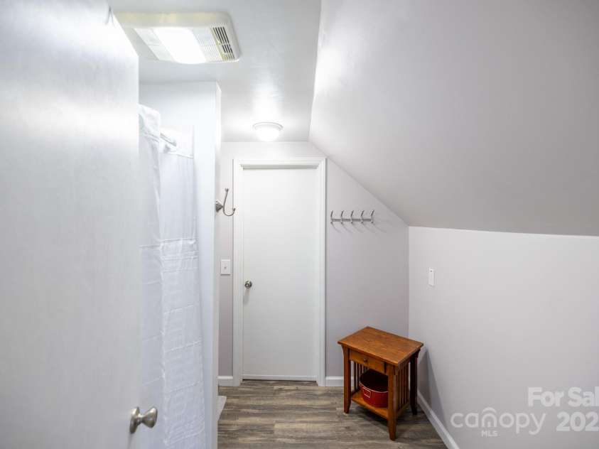 522 Buckeye Ridge Run, Sparta, NC 28675.  MLS# CAR4248814, YatesRealty ID 18750. 