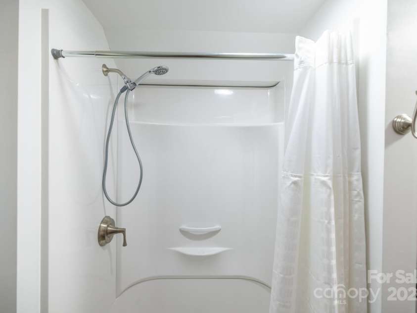 522 Buckeye Ridge Run, Sparta, NC 28675.  MLS# CAR4248814, YatesRealty ID 18750. 