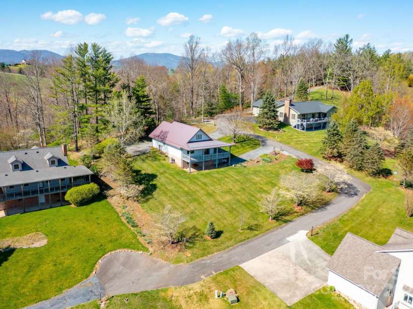 522 Buckeye Ridge Run, Sparta, NC 28675.  MLS# CAR4248814, YatesRealty ID 18750. 