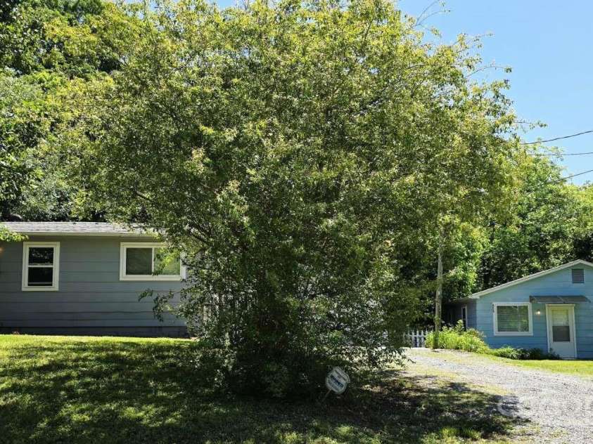 3112 Kendrick Road, Gastonia, NC 28056.  MLS# CAR4263197, YatesRealty ID 18751. 