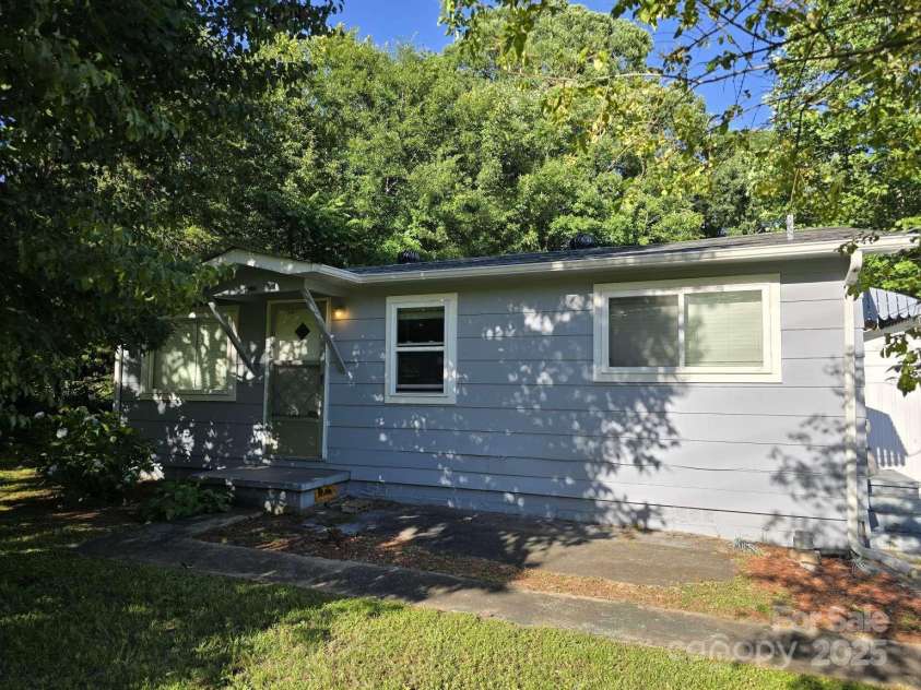 3112 Kendrick Road, Gastonia, NC 28056.  MLS# CAR4263197, YatesRealty ID 18751. 