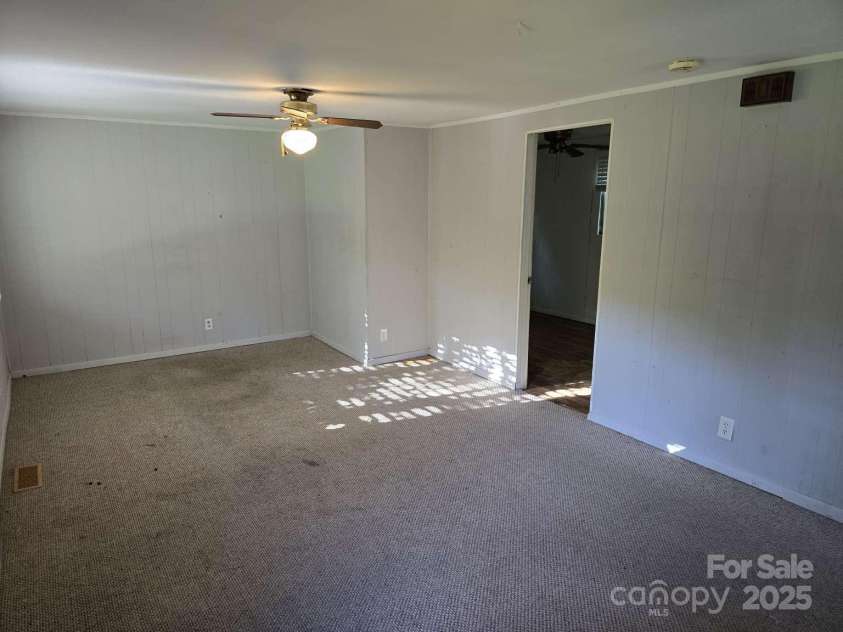 3112 Kendrick Road, Gastonia, NC 28056.  MLS# CAR4263197, YatesRealty ID 18751. 