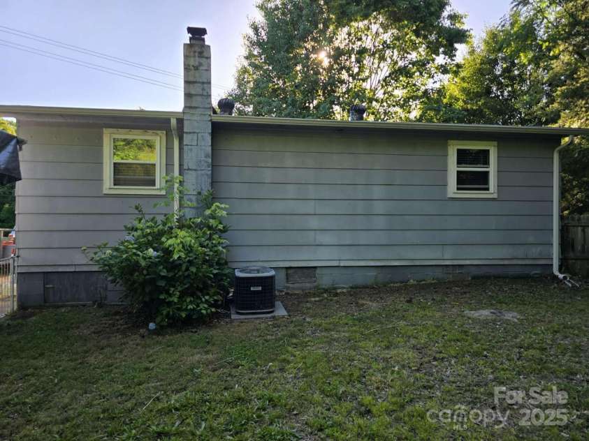 3112 Kendrick Road, Gastonia, NC 28056.  MLS# CAR4263197, YatesRealty ID 18751. 