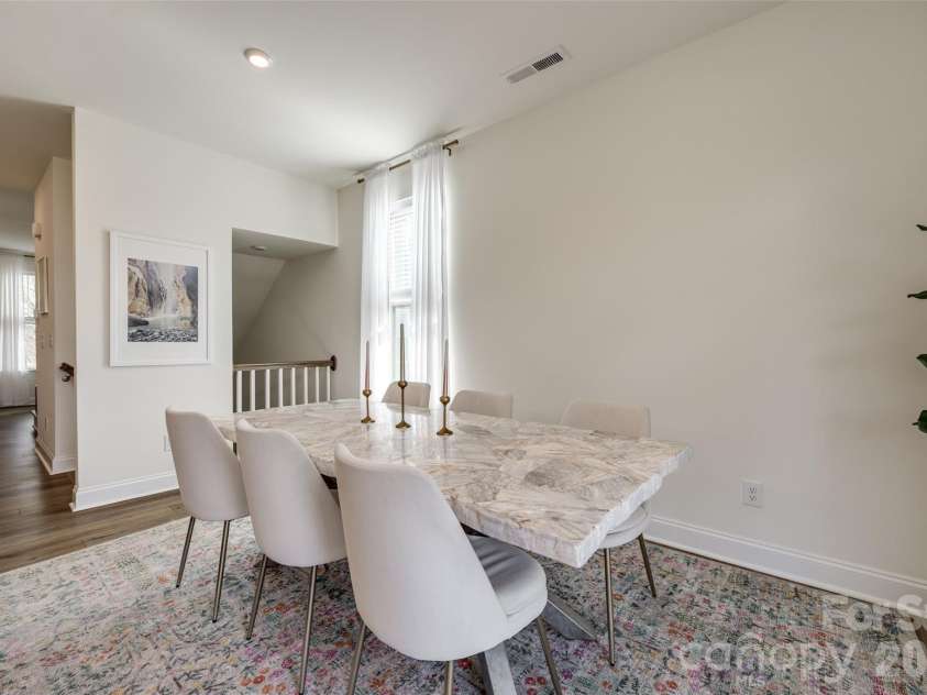 400 Simeon Drive, Charlotte, NC 28208.  MLS# CAR4359974, YatesRealty ID 18751. 