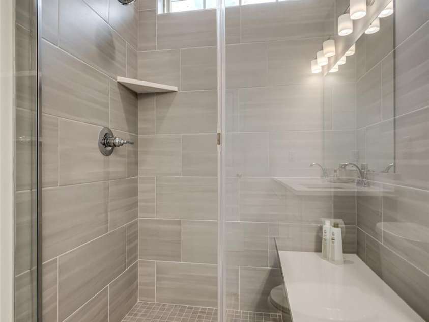 400 Simeon Drive, Charlotte, NC 28208.  MLS# CAR4359974, YatesRealty ID 18751. 