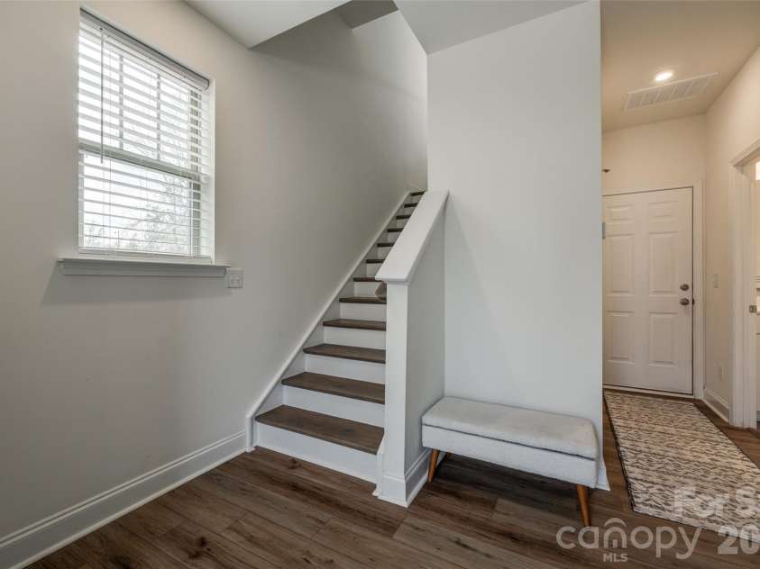 400 Simeon Drive, Charlotte, NC 28208.  MLS# CAR4359974, YatesRealty ID 18751. 
