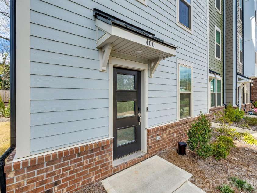 400 Simeon Drive, Charlotte, NC 28208.  MLS# CAR4359974, YatesRealty ID 18751. 