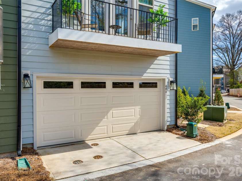 400 Simeon Drive, Charlotte, NC 28208.  MLS# CAR4359974, YatesRealty ID 18751. 