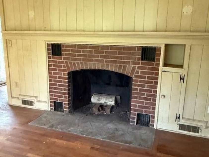 59 Laurel Lane, Black Mountain, NC 28711.  MLS# CAR4268236, YatesRealty ID 18752. 
