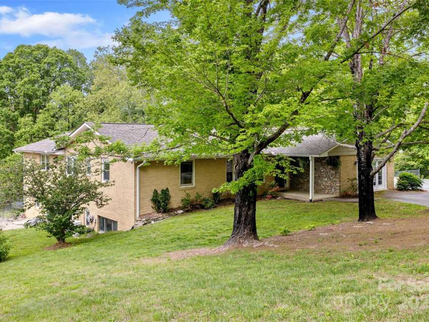 159 Amble Lane, Fletcher, NC 28732.  MLS# CAR4248015, YatesRealty ID 18753. 