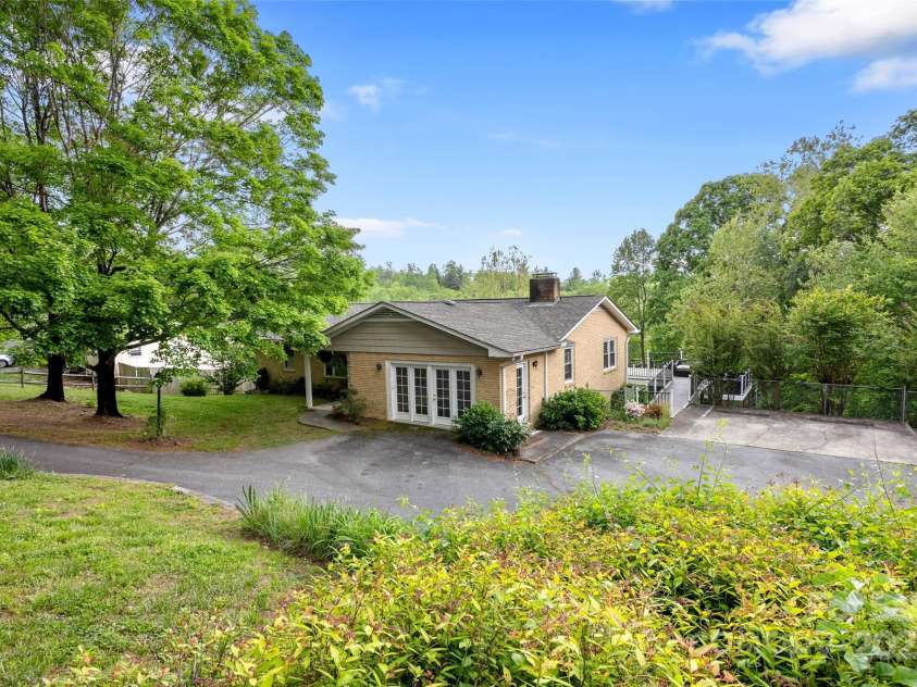 159 Amble Lane, Fletcher, NC 28732.  MLS# CAR4248015, YatesRealty ID 18753. 