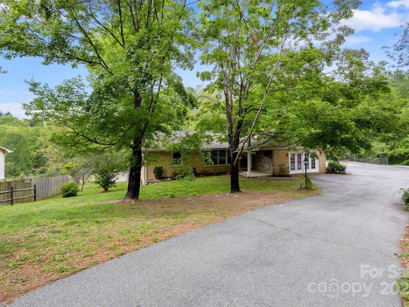 159 Amble Lane, Fletcher, NC 28732.  MLS# CAR4248015, YatesRealty ID 18753. 