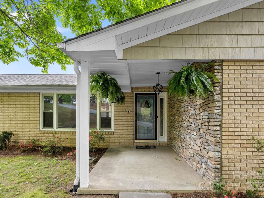 159 Amble Lane, Fletcher, NC 28732.  MLS# CAR4248015, YatesRealty ID 18753. 