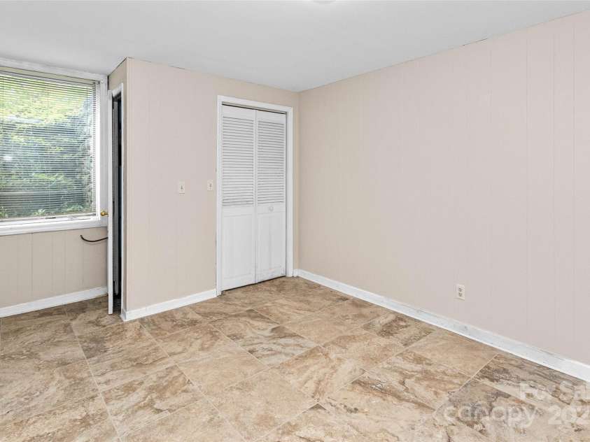 159 Amble Lane, Fletcher, NC 28732.  MLS# CAR4248015, YatesRealty ID 18753. 