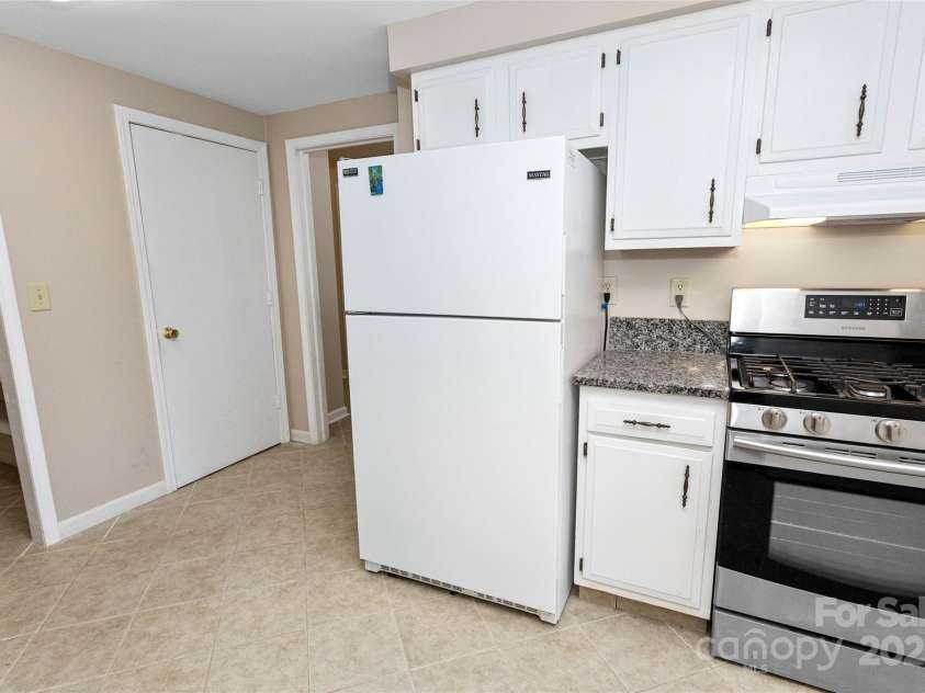 159 Amble Lane, Fletcher, NC 28732.  MLS# CAR4248015, YatesRealty ID 18753. 