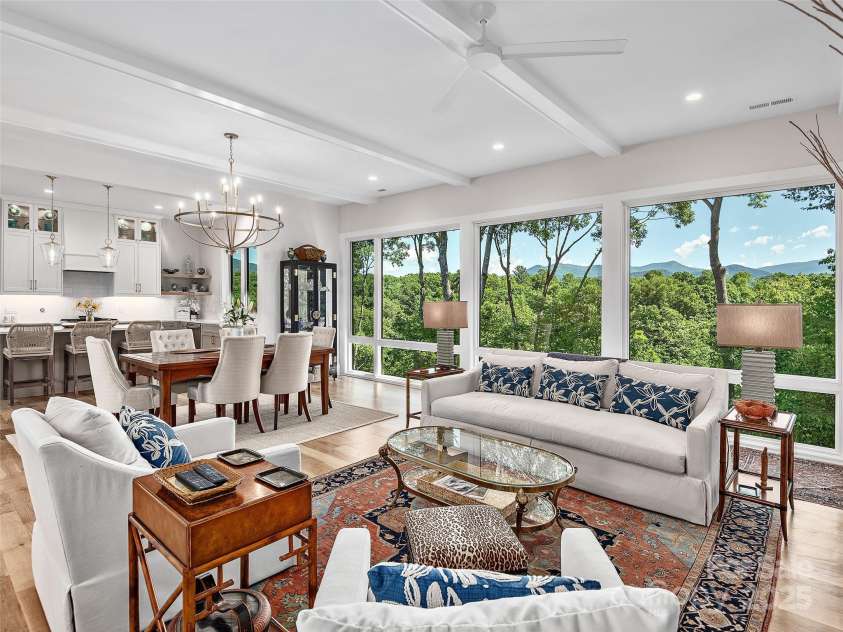 162 Riverbend Forest Drive, Asheville, NC 28805.  MLS# CAR4238512, YatesRealty ID 18754. 