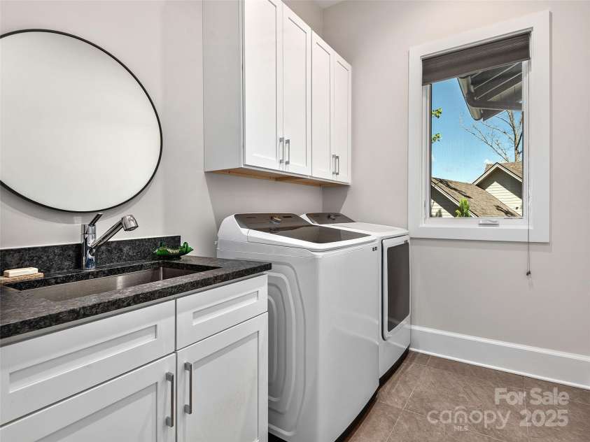 162 Riverbend Forest Drive, Asheville, NC 28805.  MLS# CAR4238512, YatesRealty ID 18754. 