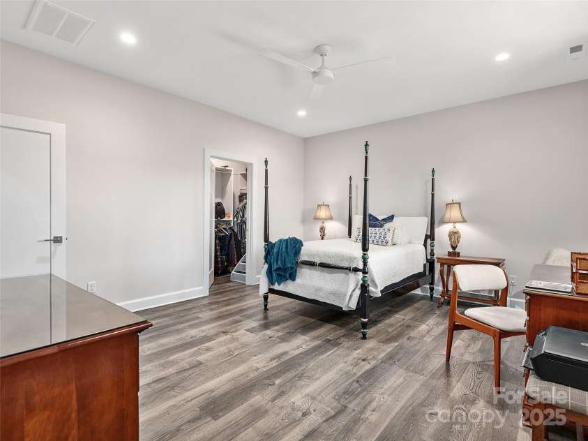 162 Riverbend Forest Drive, Asheville, NC 28805.  MLS# CAR4238512, YatesRealty ID 18754. 