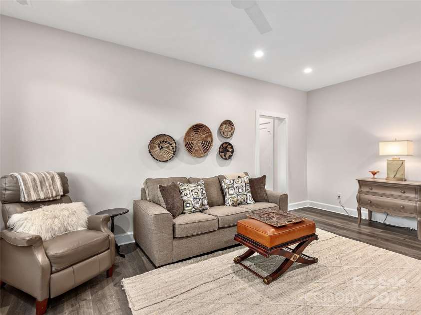 162 Riverbend Forest Drive, Asheville, NC 28805.  MLS# CAR4238512, YatesRealty ID 18754. 