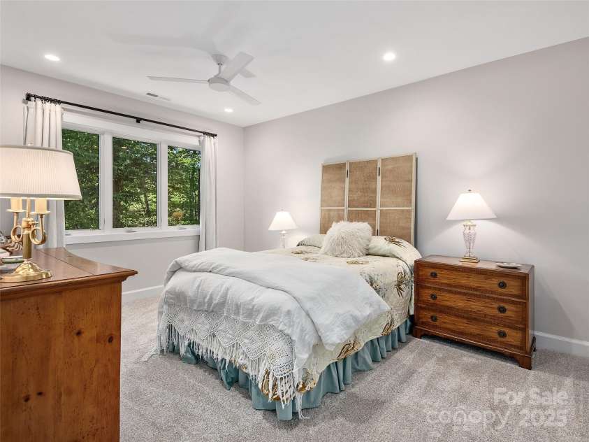 162 Riverbend Forest Drive, Asheville, NC 28805.  MLS# CAR4238512, YatesRealty ID 18754. 