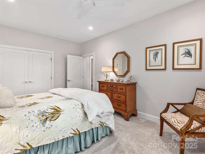 162 Riverbend Forest Drive, Asheville, NC 28805.  MLS# CAR4238512, YatesRealty ID 18754. 