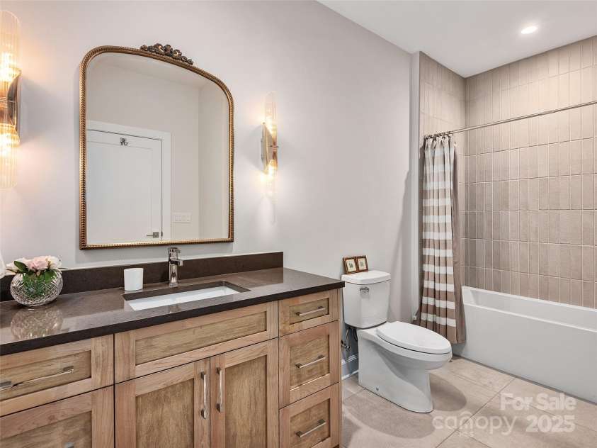 162 Riverbend Forest Drive, Asheville, NC 28805.  MLS# CAR4238512, YatesRealty ID 18754. 