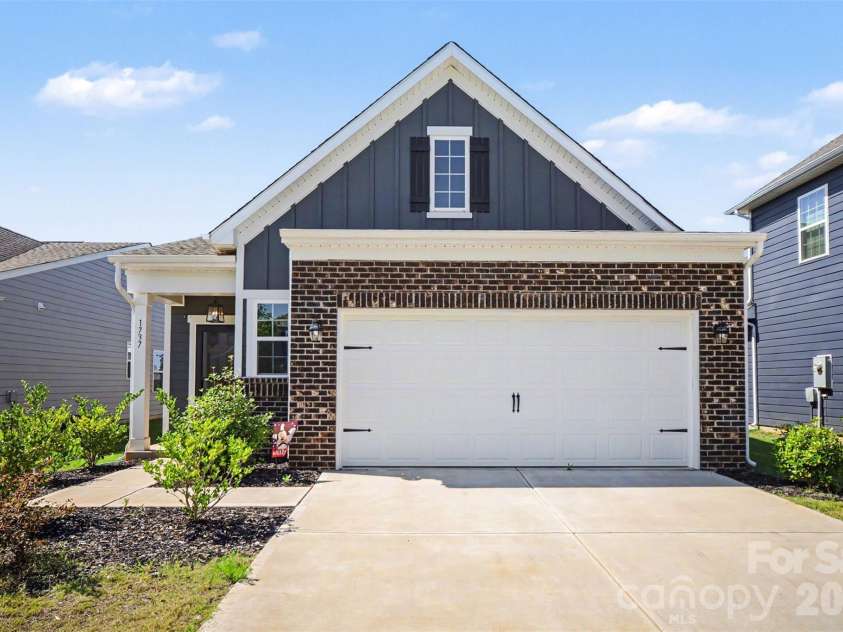 1737 Otter Perch Lane, Fort Mill, SC 29715.  MLS# CAR4402441, YatesRealty ID 18754. 