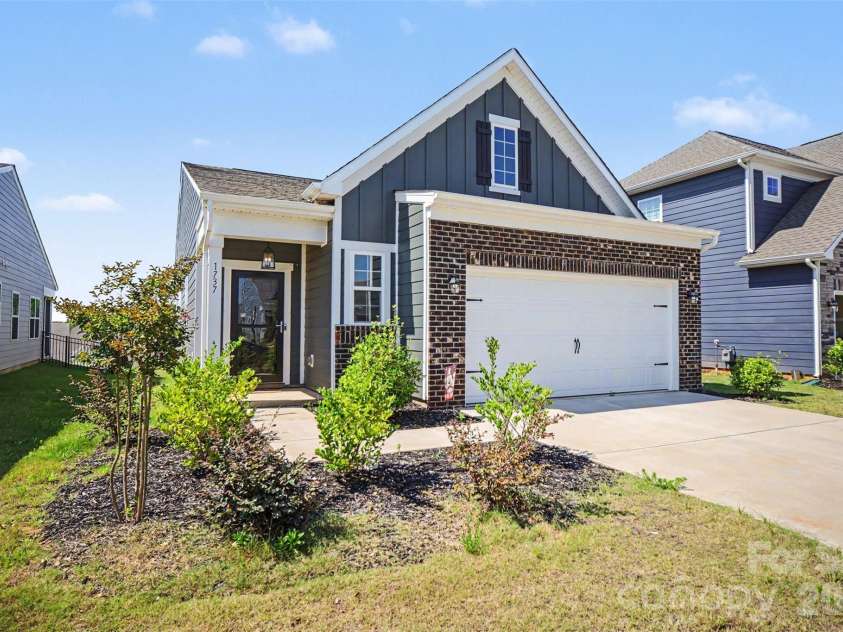1737 Otter Perch Lane, Fort Mill, SC 29715.  MLS# CAR4402441, YatesRealty ID 18754. 