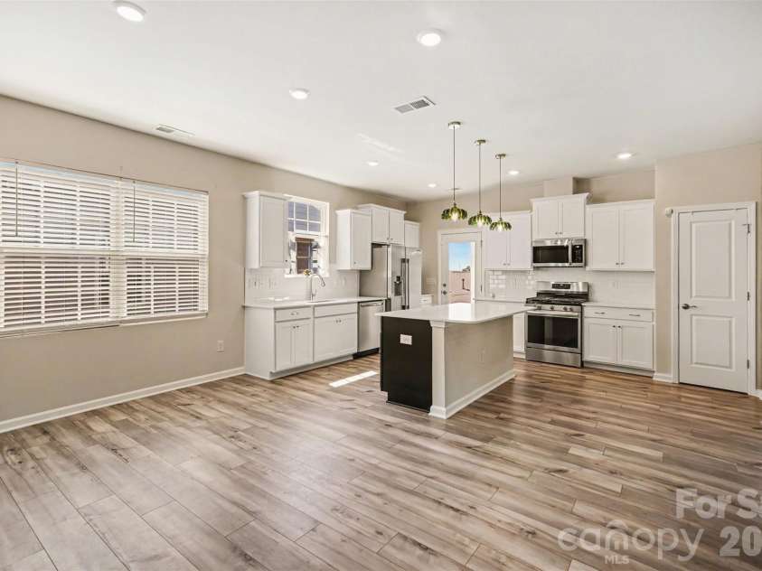 1737 Otter Perch Lane, Fort Mill, SC 29715.  MLS# CAR4402441, YatesRealty ID 18754. 