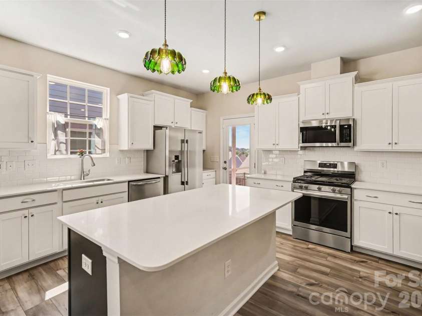 1737 Otter Perch Lane, Fort Mill, SC 29715.  MLS# CAR4402441, YatesRealty ID 18754. 