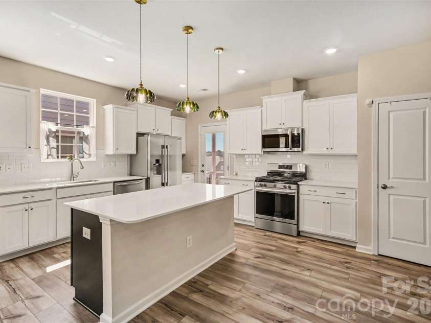 1737 Otter Perch Lane, Fort Mill, SC 29715.  MLS# CAR4402441, YatesRealty ID 18754. 