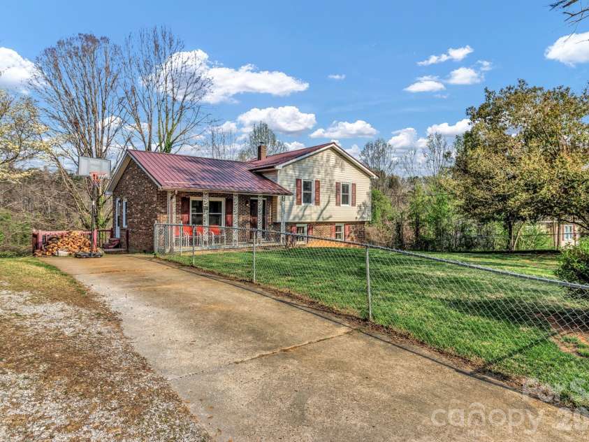 251 Reid Street, Marion, NC 28752.  MLS# CAR4360819, YatesRealty ID 18755. 