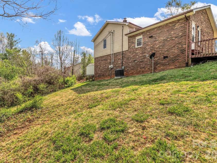 251 Reid Street, Marion, NC 28752.  MLS# CAR4360819, YatesRealty ID 18755. 