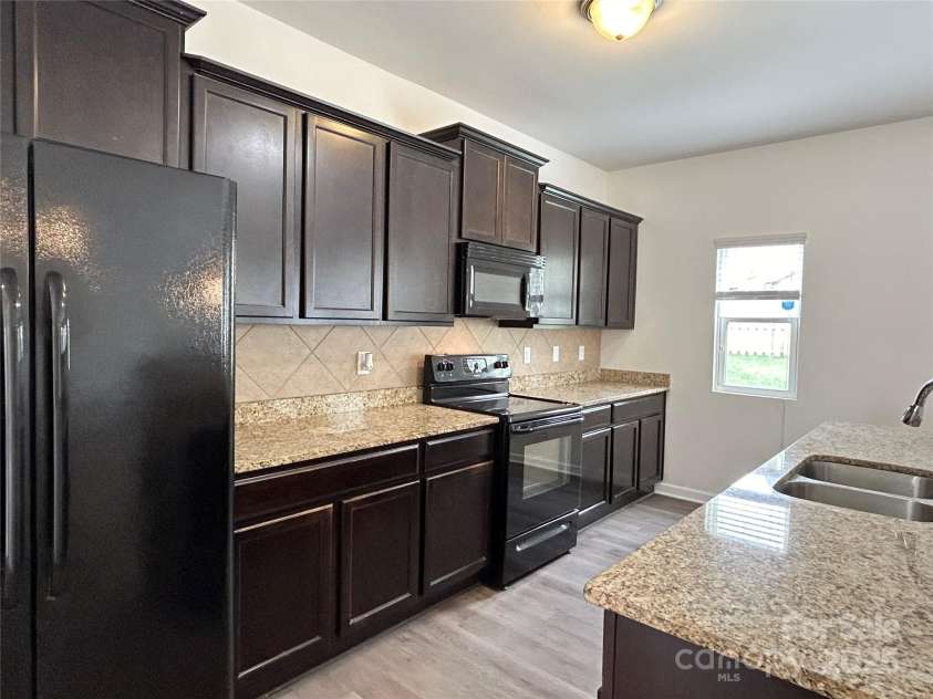 6565 Hasley Woods Drive, Huntersville, NC 28078.  MLS# CAR4239508, YatesRealty ID 18755. 