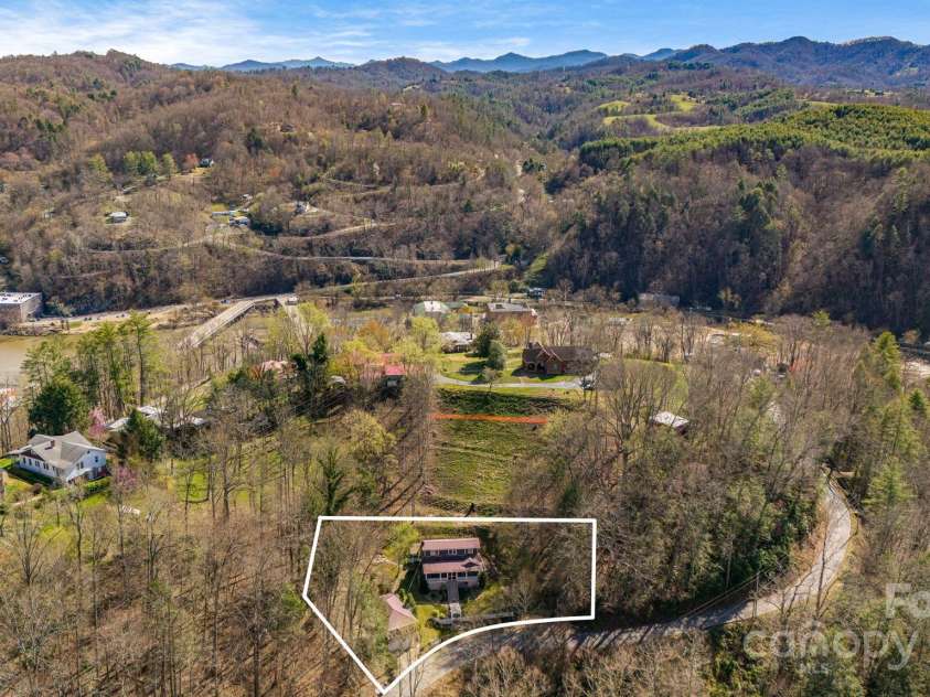 153 Skyway Drive, Marshall, NC 28753.  MLS# CAR4239069, YatesRealty ID 18756. 