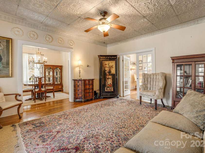 153 Skyway Drive, Marshall, NC 28753.  MLS# CAR4239069, YatesRealty ID 18756. 